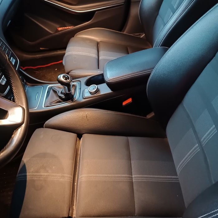 Mercedes CLA 180d Cinza 2017