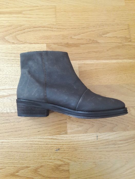 Botas castanhas novas da Mango, nr 36