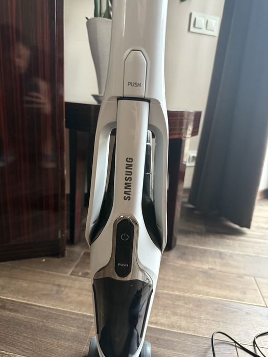 Пылесос 2в1 (вертикальный + ручной) Samsung