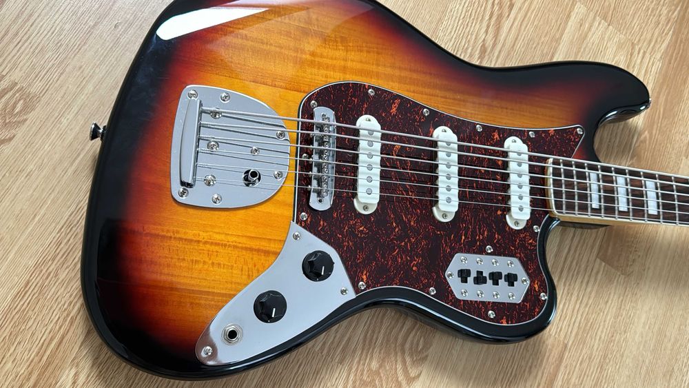 Продам Squier Classic Vibe Bass VI 3-Color Sunburst, Індонезія