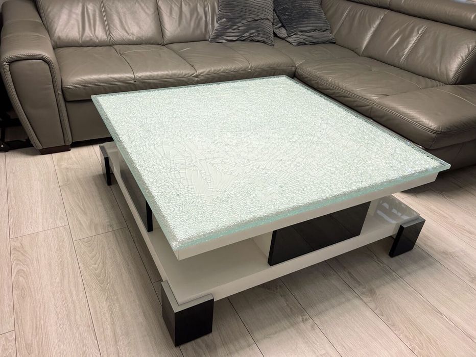 Nowoczesna ława ze szkłem trójwarstwowym hartowanym i szufladami