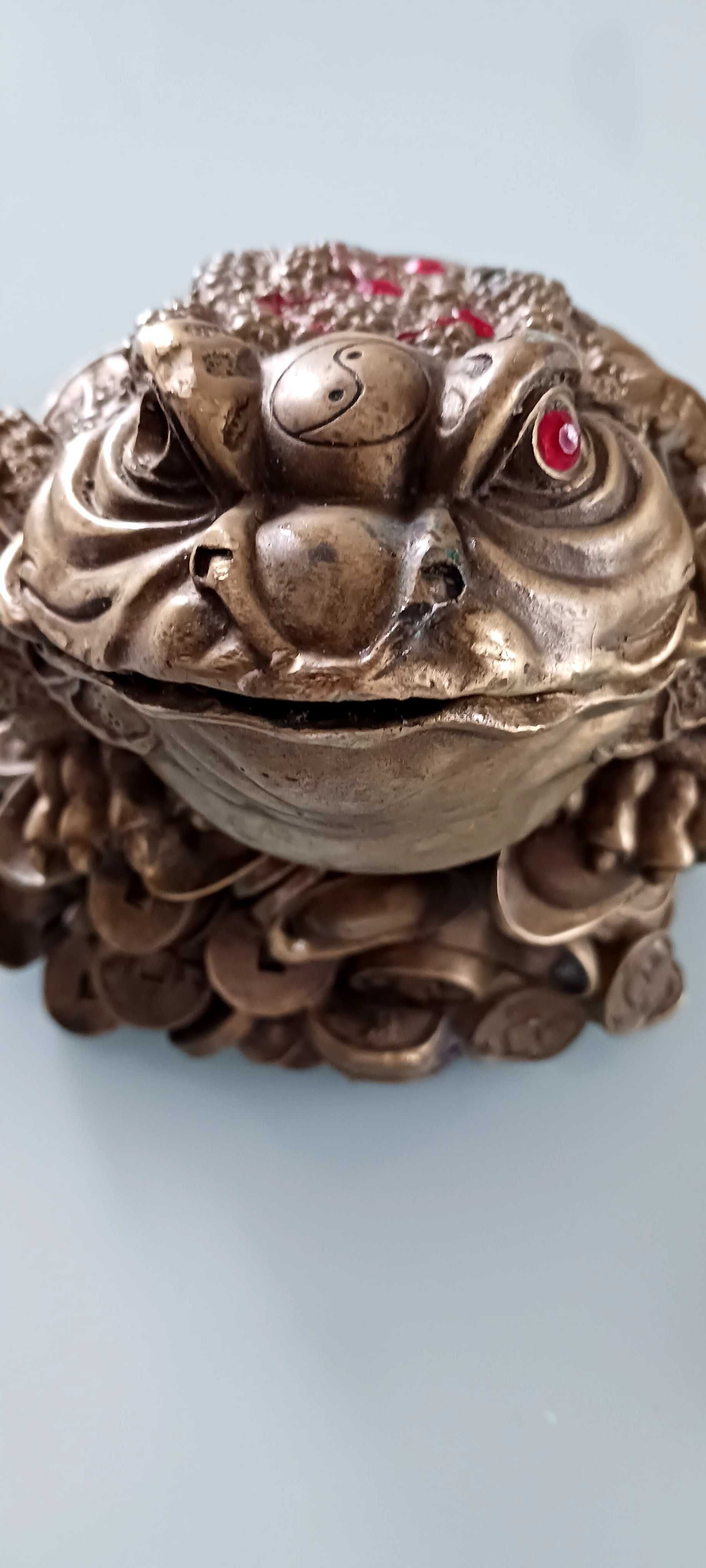 Sapo Feng-Shui em metal pesado