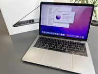 - Macbook Pro 2017 16GB RAM -