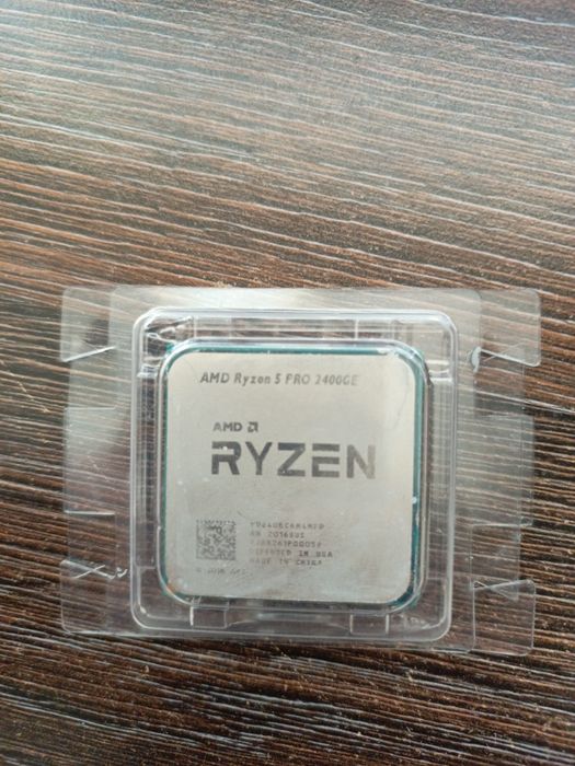 Процесор Ryzen 5 PRO 2400GE б/в