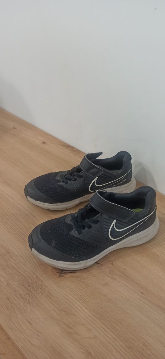 Nike Revolution rozmiar 30 dzieciece