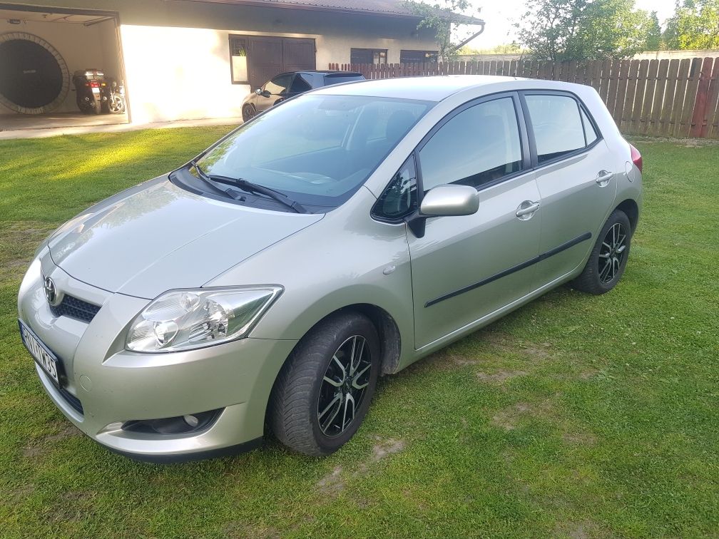 Toyota Auris 1.6 Benzyna Automat