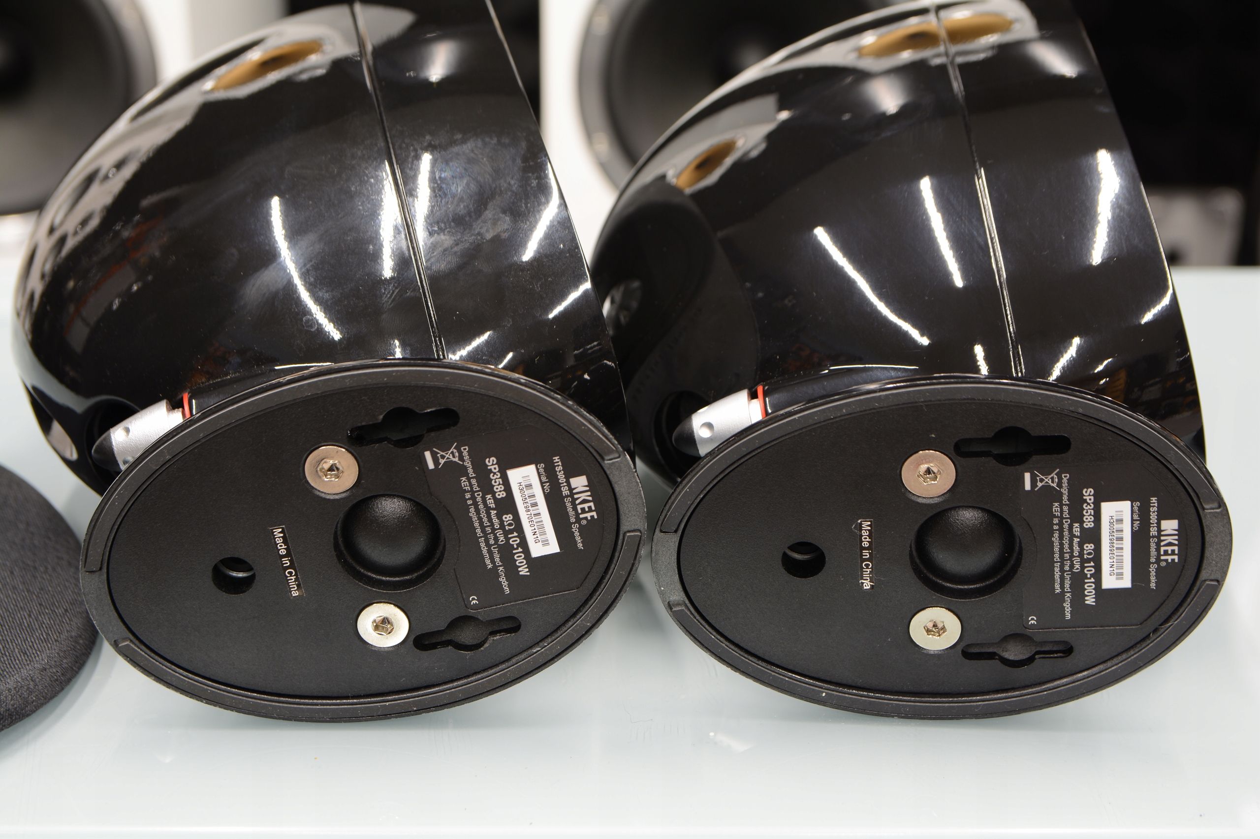 kolumny głośniki ścienne surround KEF HTS3001SE do dolby Atmos