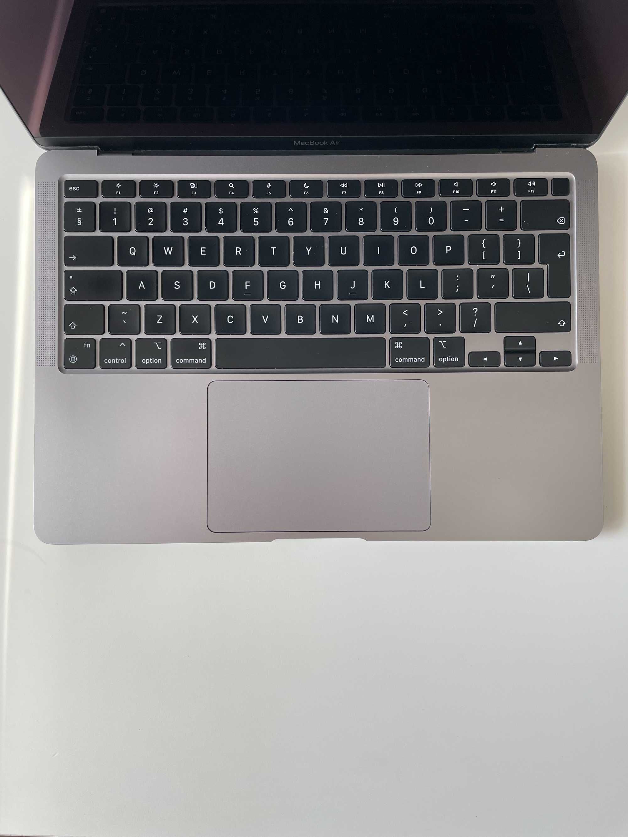 Apple MacBook Air 13” M1 8GB RAM / 256GB