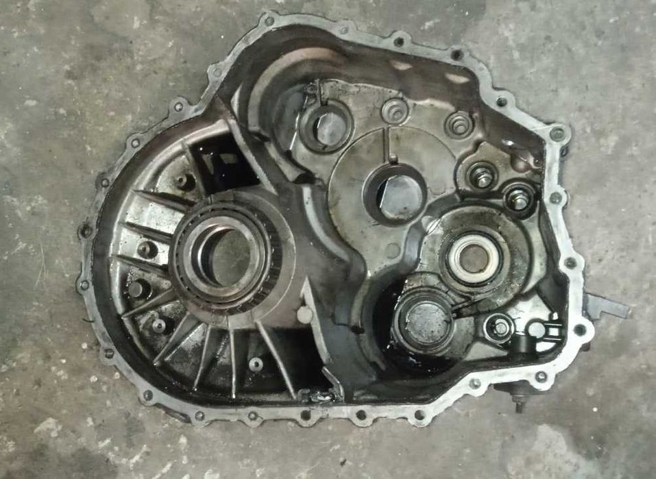 Корпус Картер Сцепления Крышка КПП VW Audi Skoda Seat