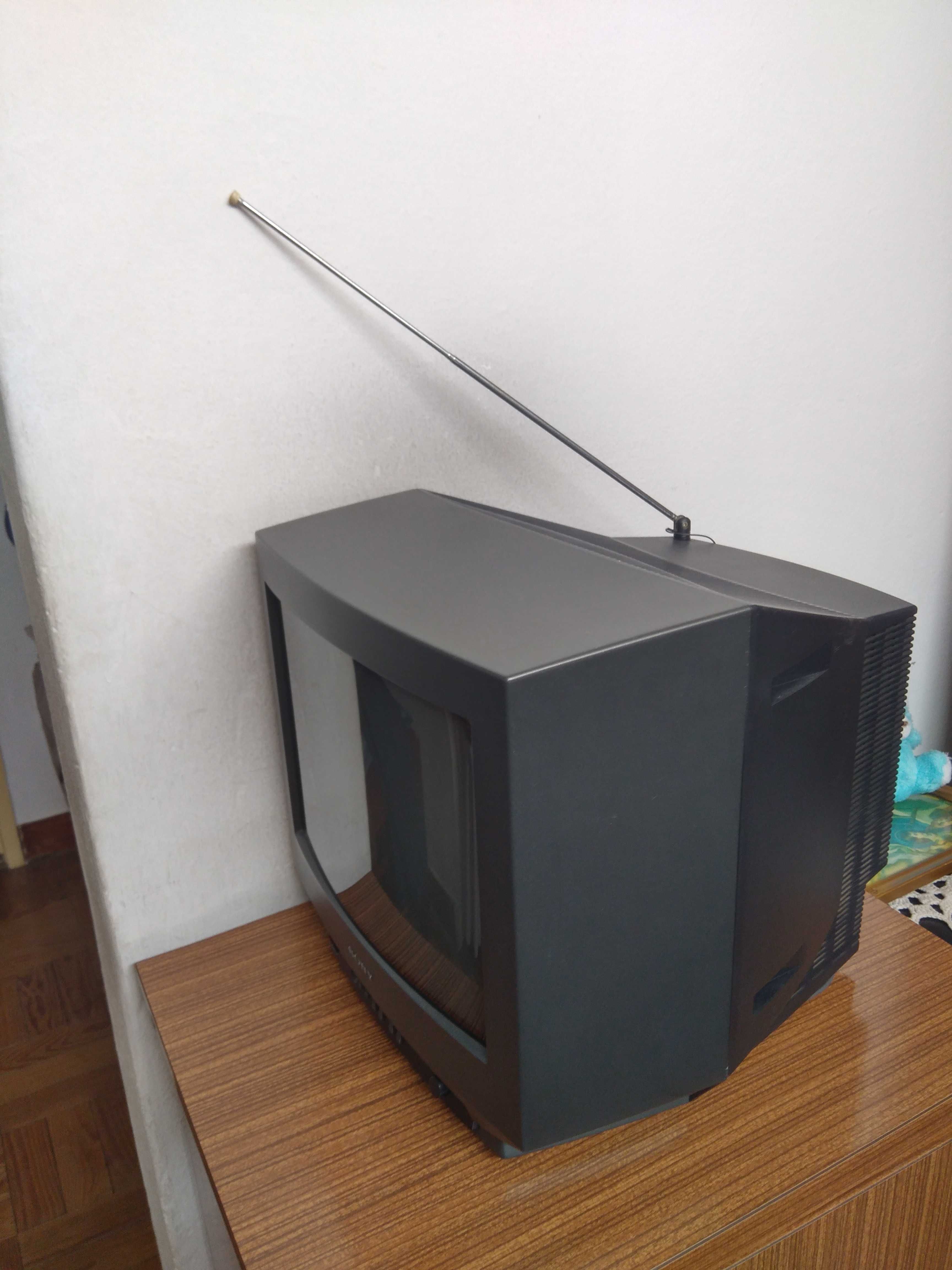 Televisão Sony pequena