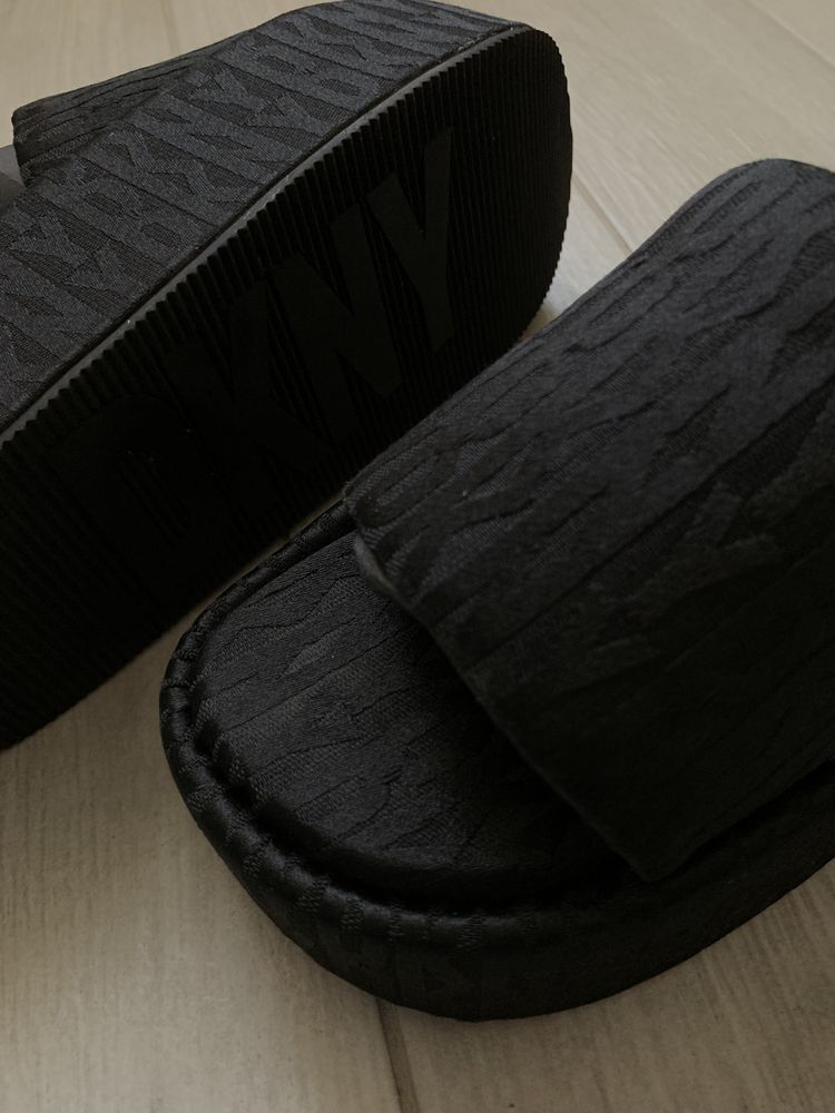 Слайдеры/шлепки DKNY оригинал 26см