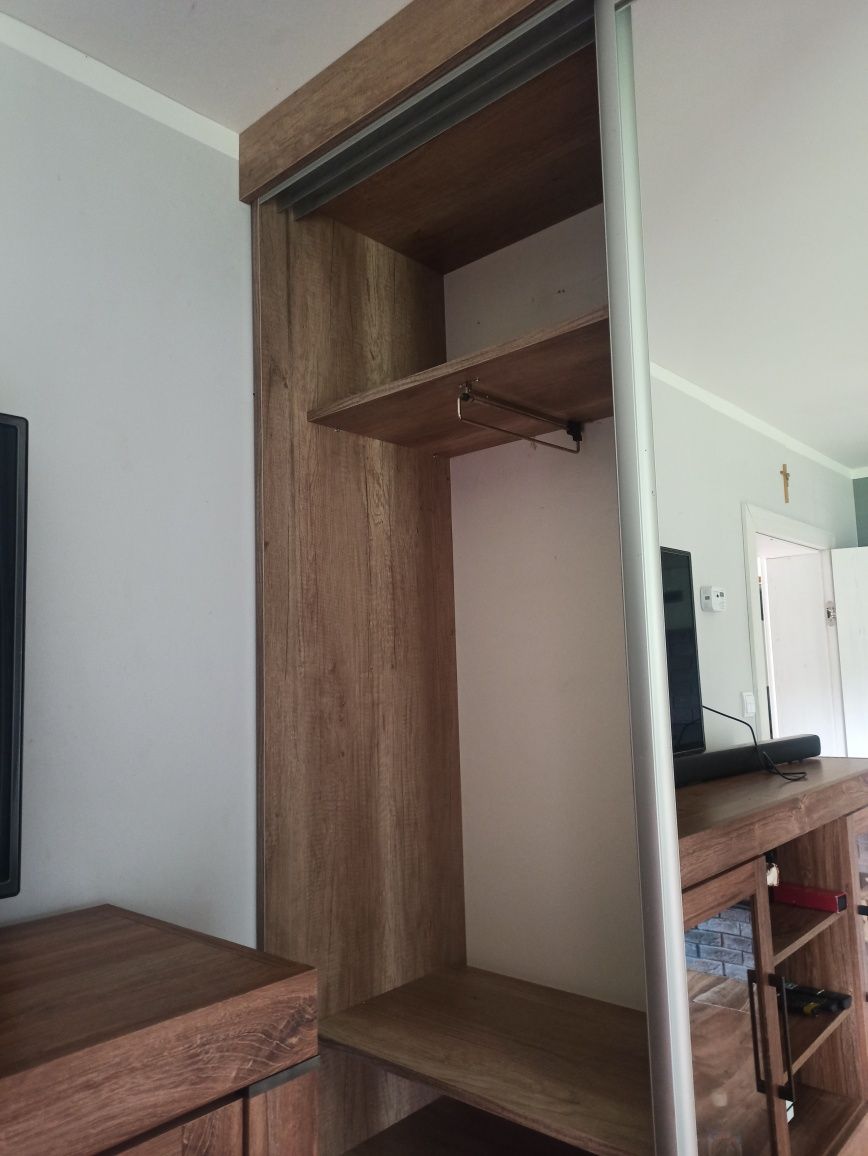 Szafa pod wymiar do przedpokoju na wieszaki