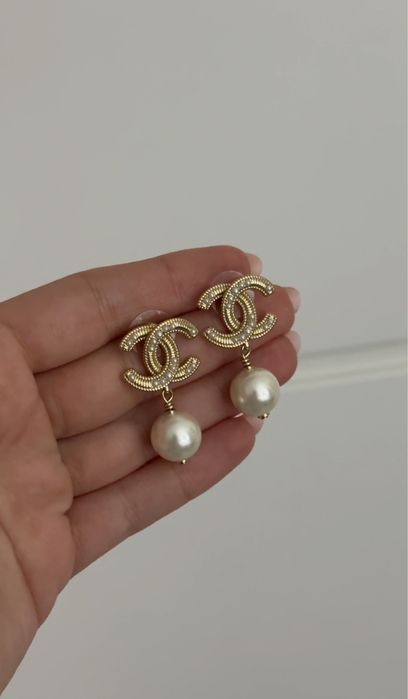 Kolczyki chanel z perelkami