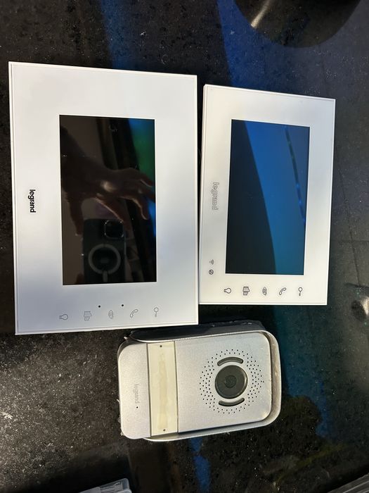 Videoporteiro com Wifi LeGrand