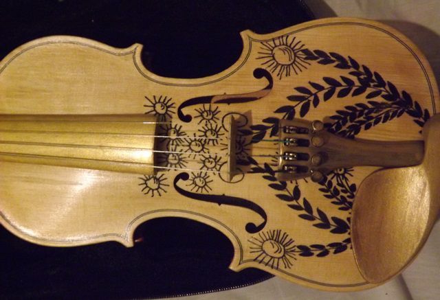 Violino da madeira personalizado