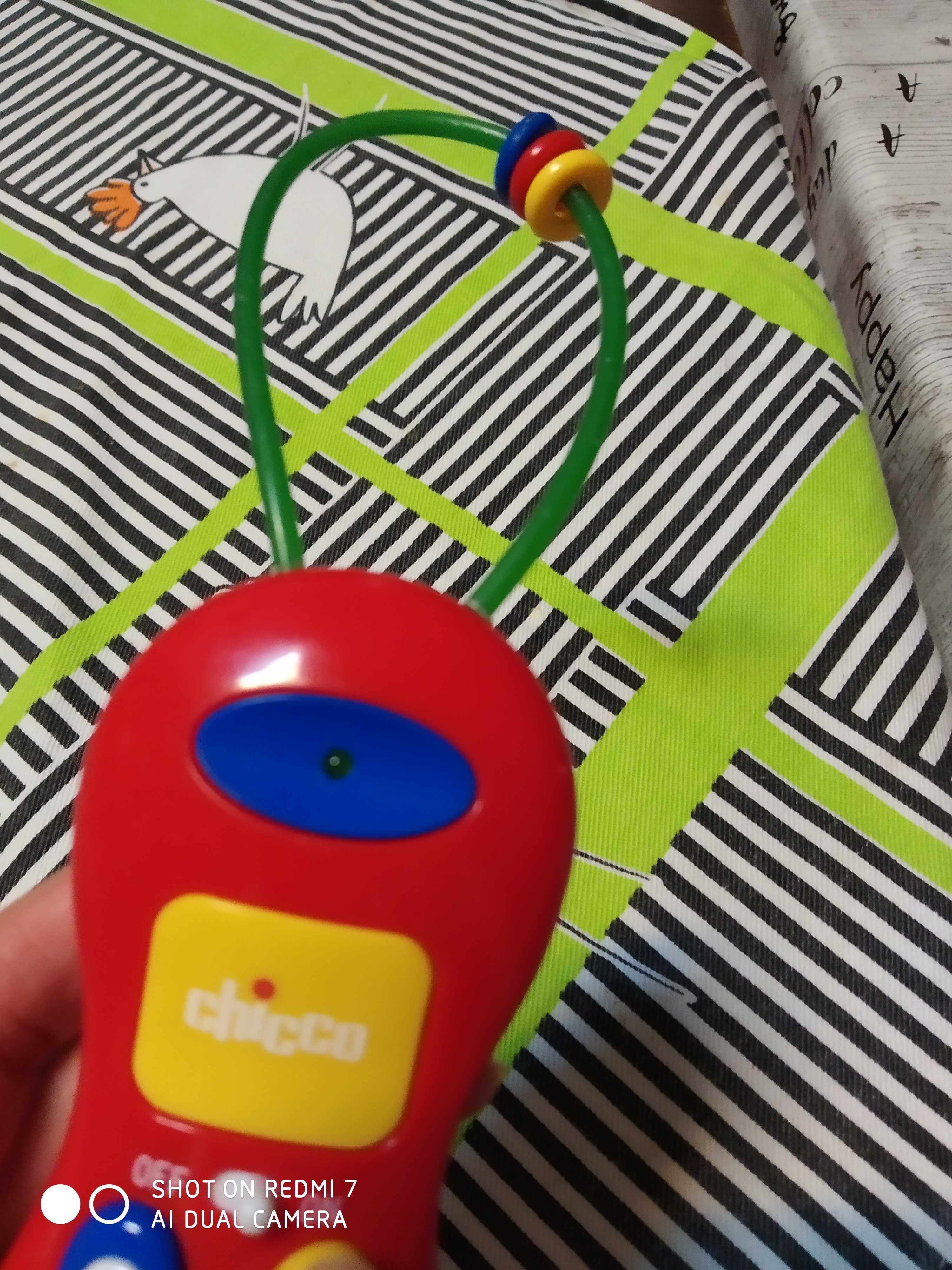 Brinquedo de bebé Telemóvel - Chicco - como novo