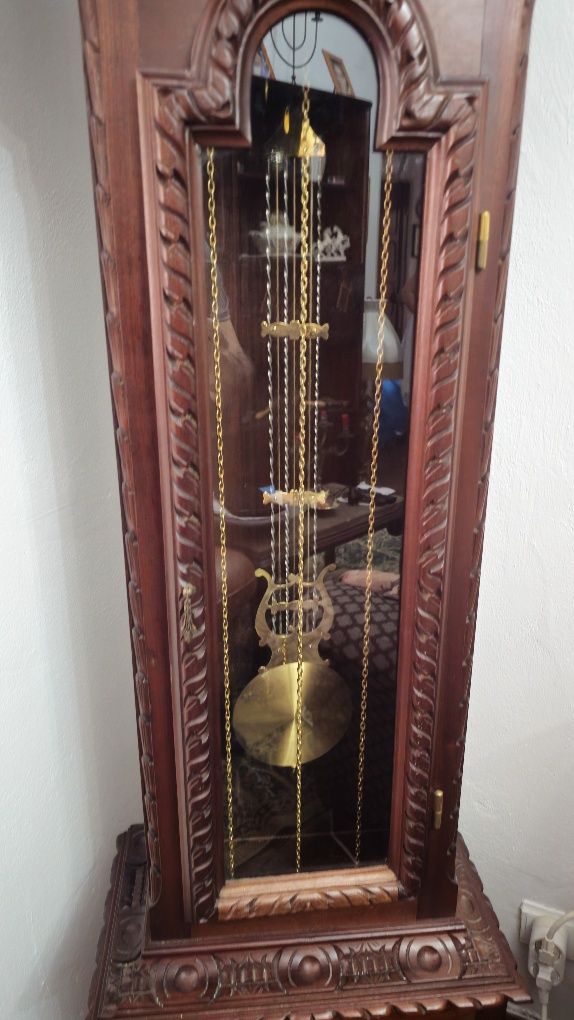 Telogio de pé alto Horlsant à Portreal 1945