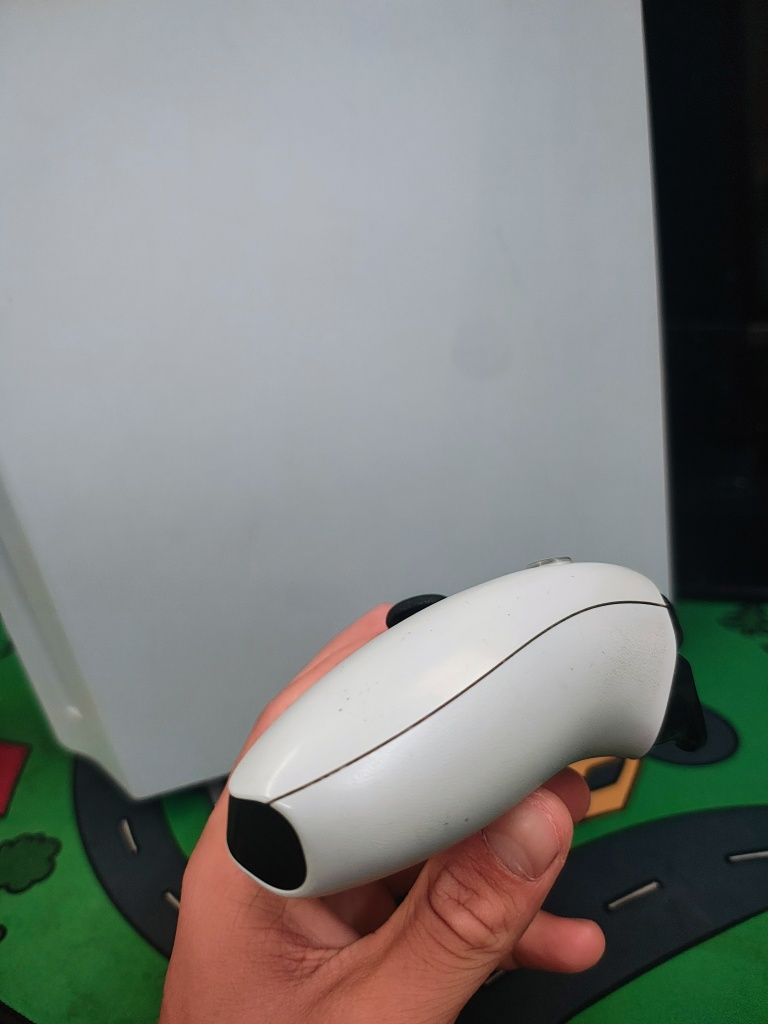 Konsola Ps5 1216A z napędem +pad