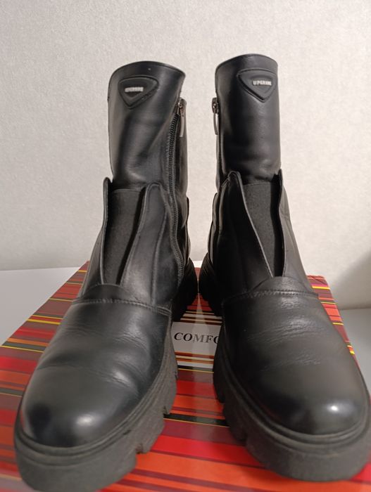 Чоботи зимові жіночі, розмір 38, довжина устілки 24,5 см.