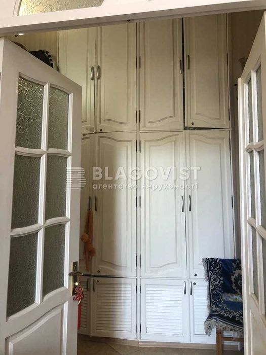 Продаж чудової 2к кв Центр Києва дореволюційний будинок Костельна 7