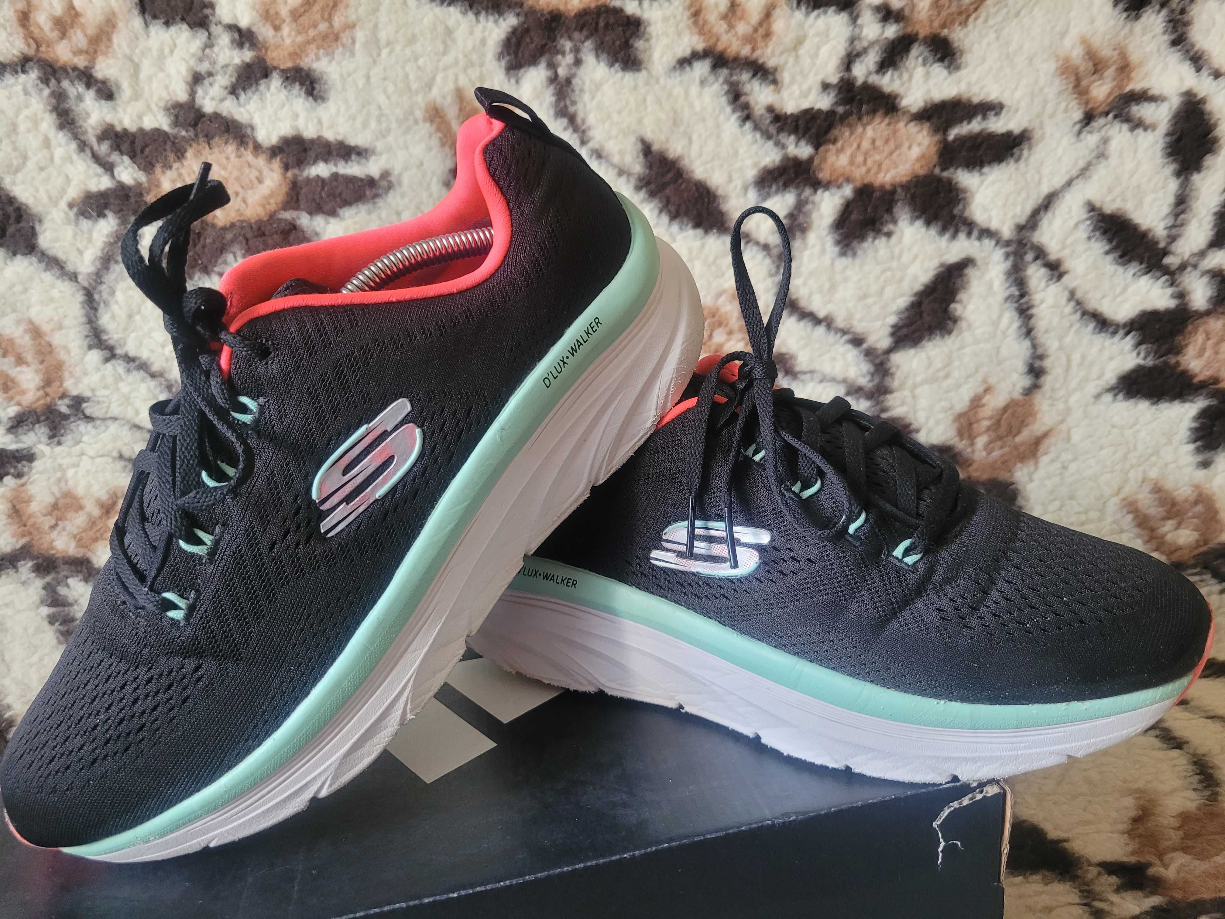 Mega sportowe buty do biegania Skechers D Lux Walker wkł.27 cm