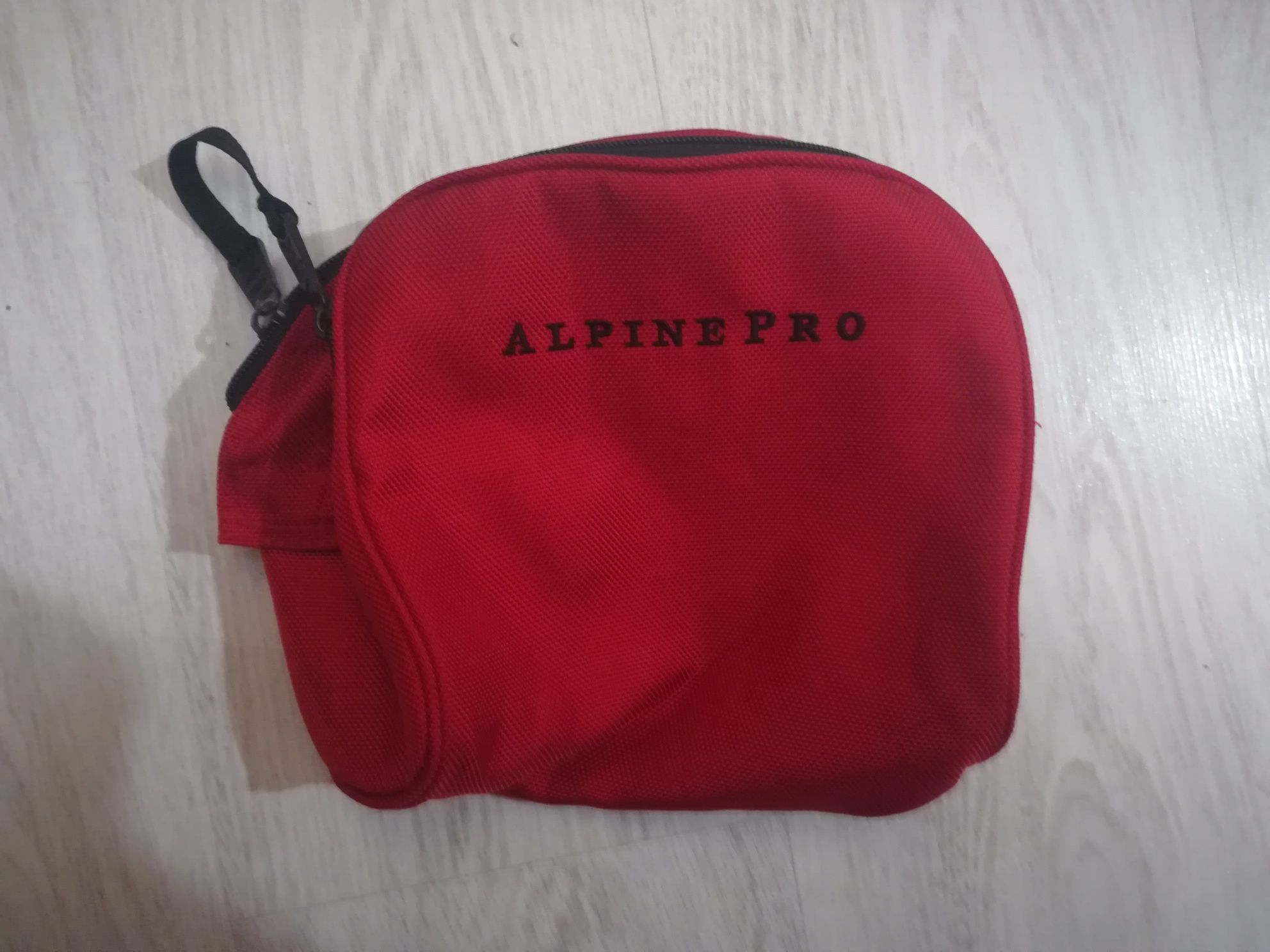 Kosmetyczka Alpine Pro