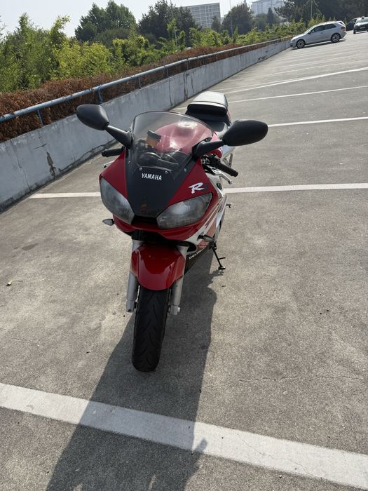 Yamaha r6 2002 com apenas 9895 km