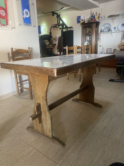 Mesa de Azulejo e Madeira Para restaurar
