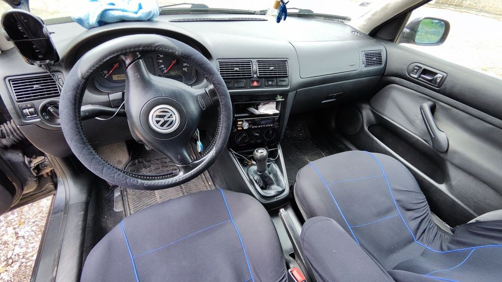 Vendo Golf 4 IV 1999 1.9 90cv / com avaria