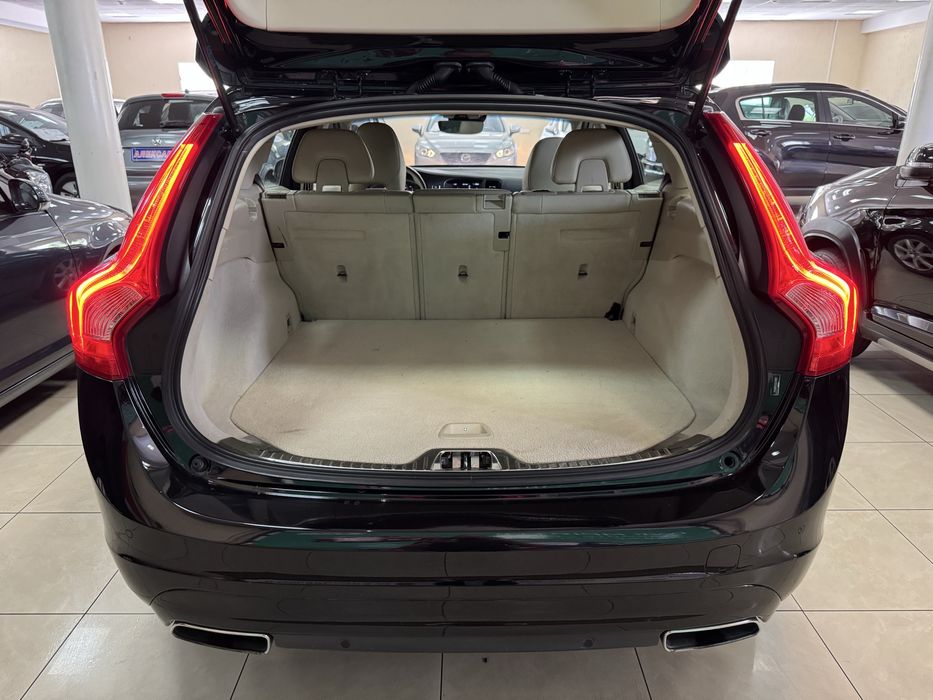 Volvo V60 Т5 2.0і 16V 8АКПП 2016 р.в. (245 к.с.)