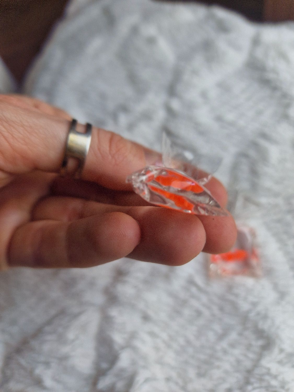 Śmieszne kolorowe kolczyki srebrne rybki 3D alternatywka emo y2k