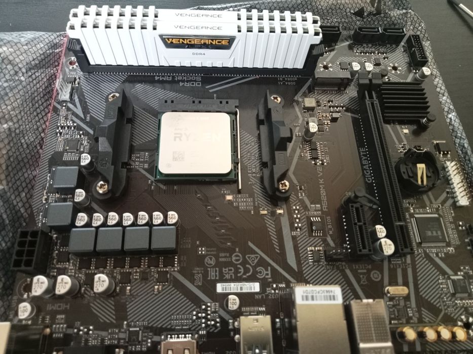 Kit Ryzen 5 3600 + 16gb RAM