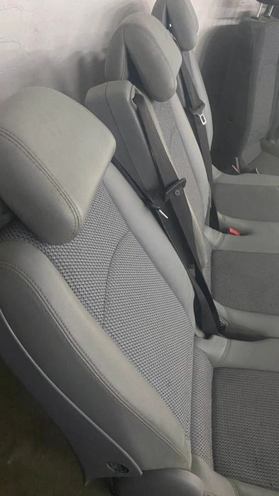 Сидіння салону трійка