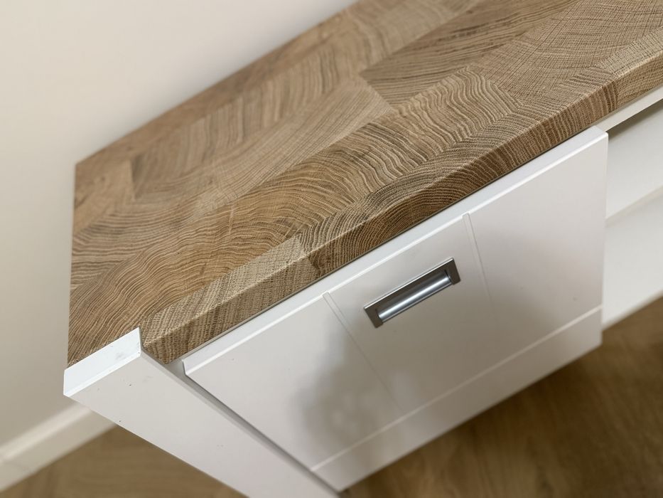 Biala szafka rtv black red white