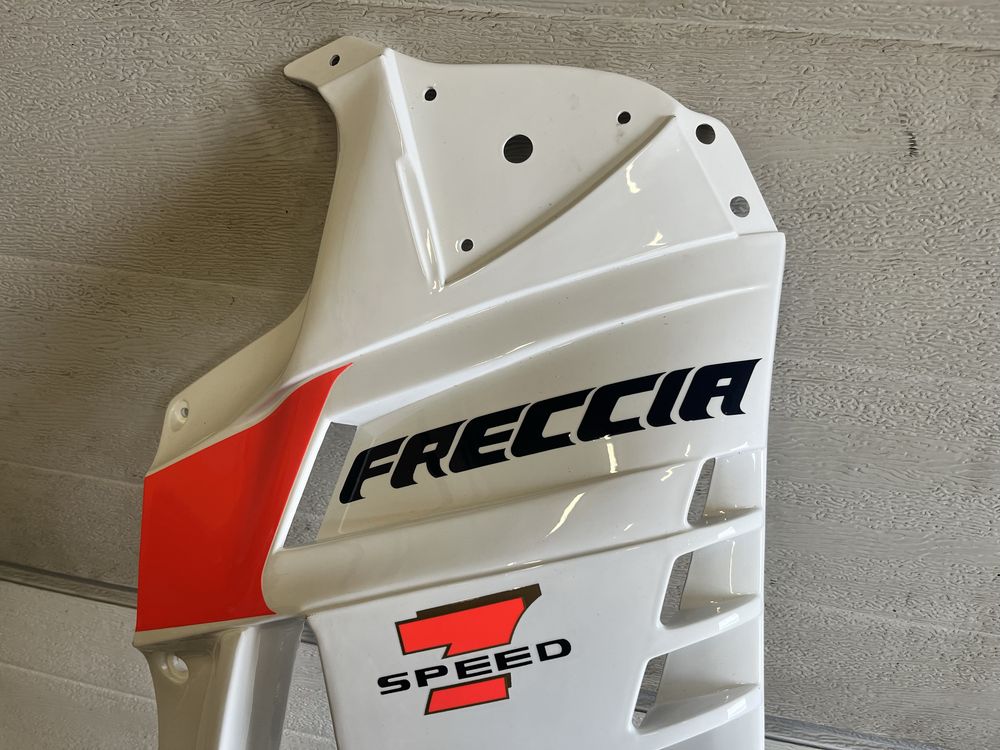 Prawy boczek owiewka Cagiva Freccia C12 125 wypełnienie