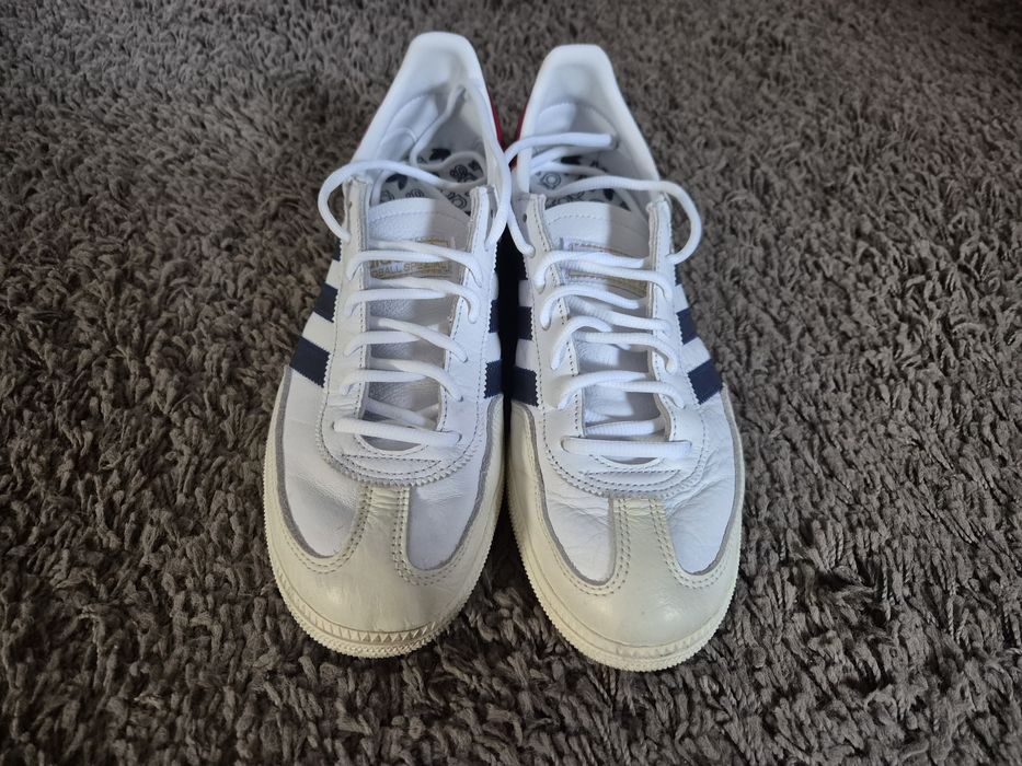 Adidas Spezial brancos