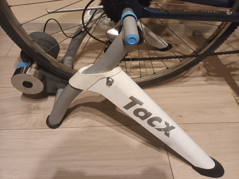 Trenażer Tacx Flow Smart