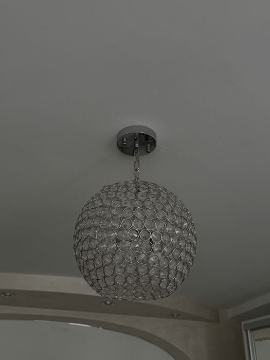 Продам 10/10 світильники 2 та 1 підвісний на стелю