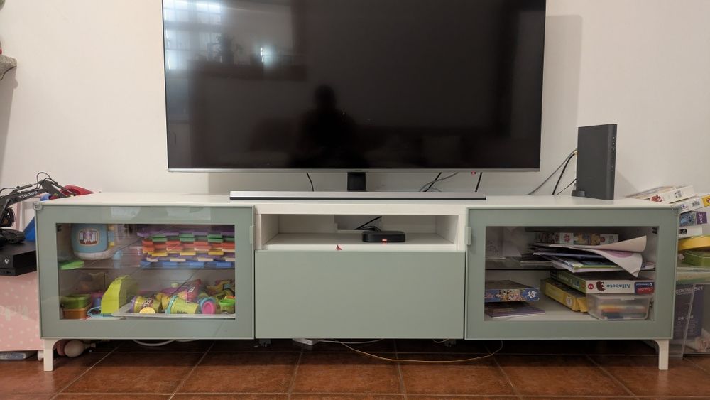 Móvel Sala/TV Portas Vidro 1.80x0.42x0.50