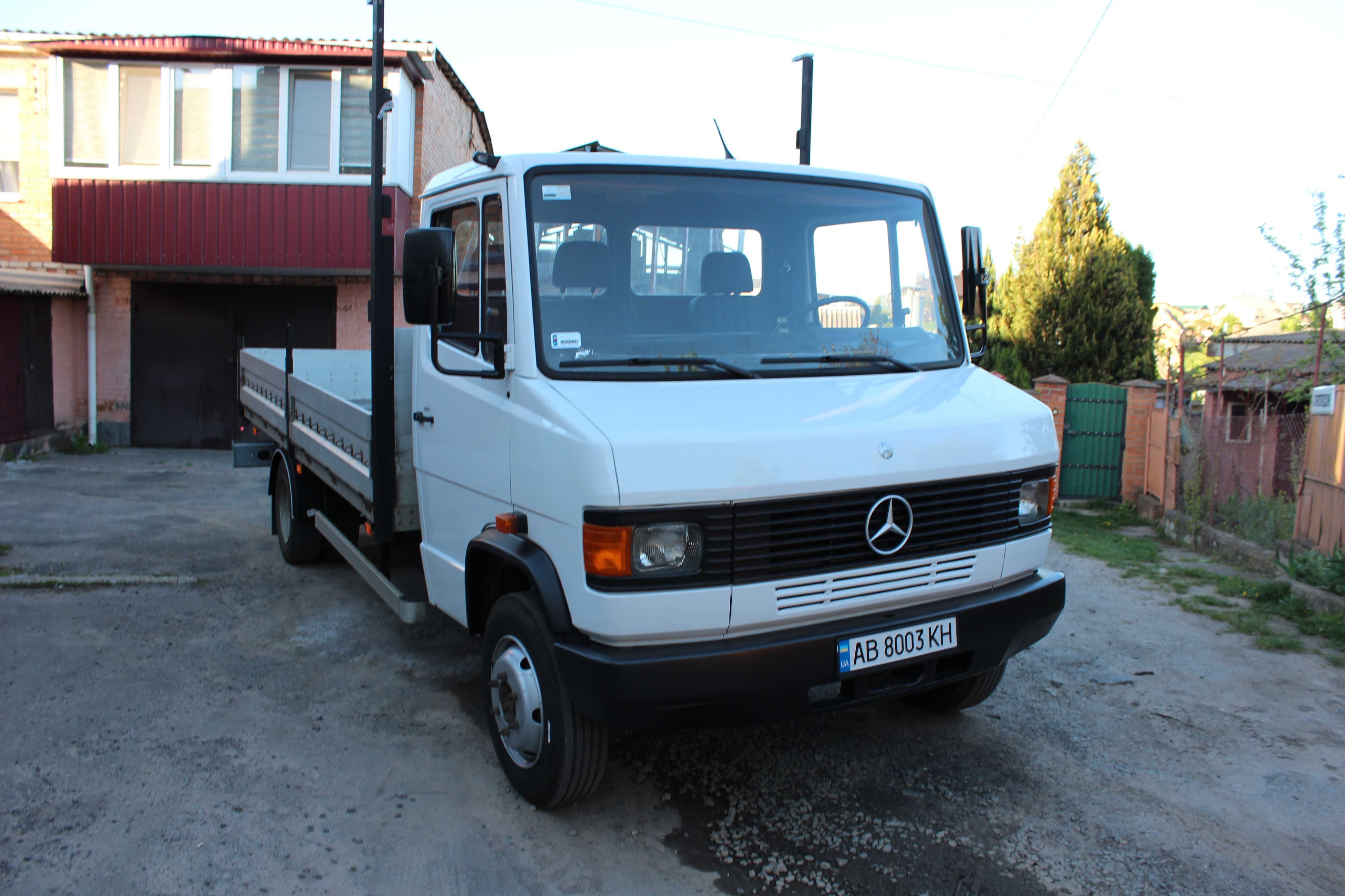 Mercedes-Benz 711D REX