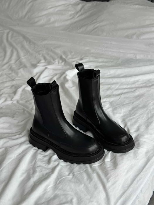 Шкіряні челсі на підошві