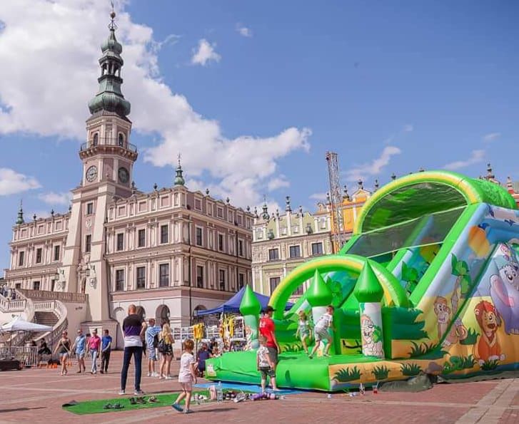 Dmuchańce(zjezdzalnie i zamki dmuchane)