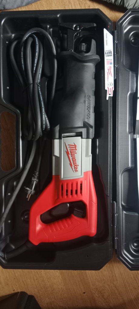 Piła szablasta Milwaukee SSD 1100 X