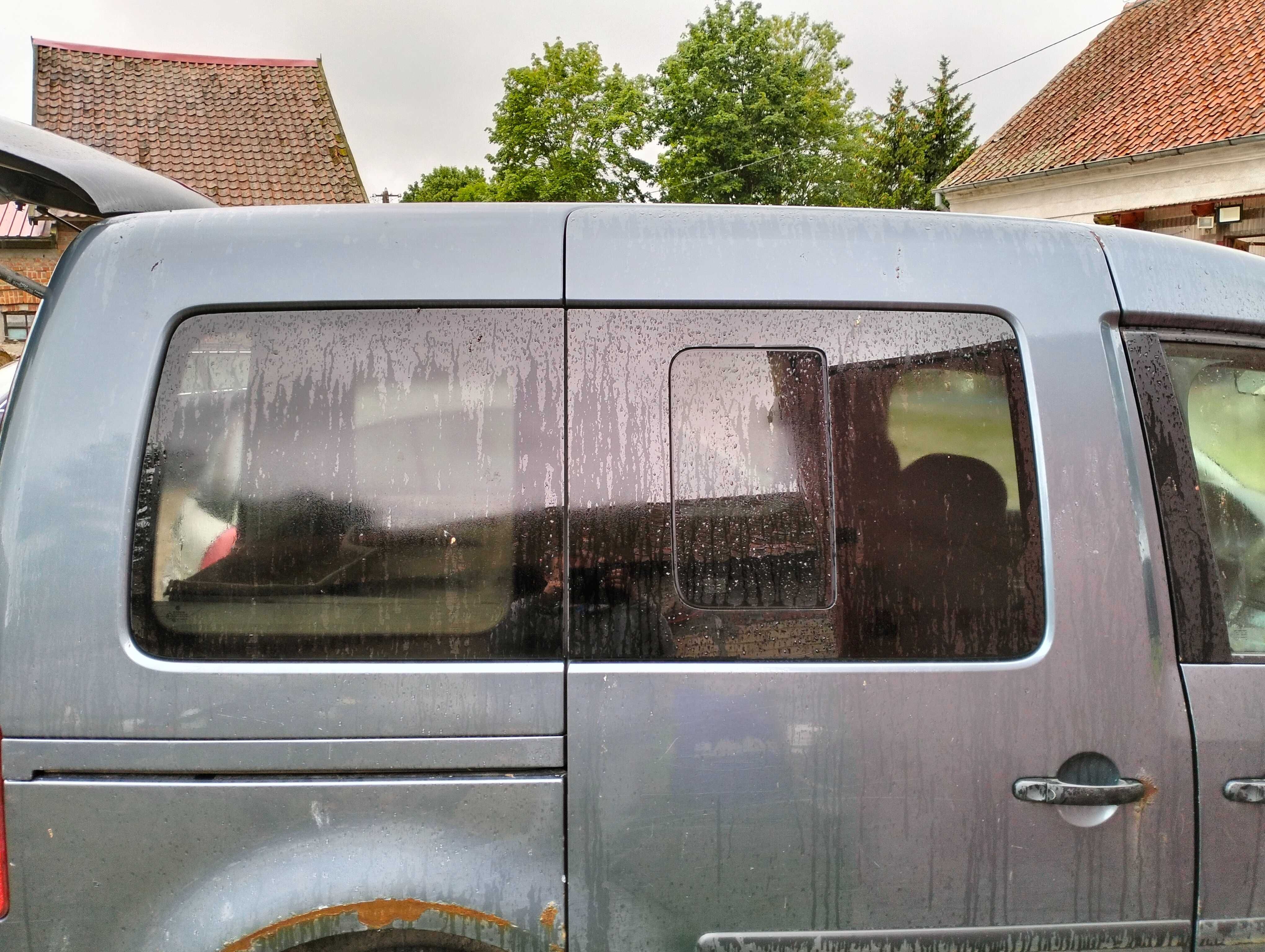 VW Caddy III 2K 1,9 tdi  części skrzynia biegów Klapa tył drzwi 2008