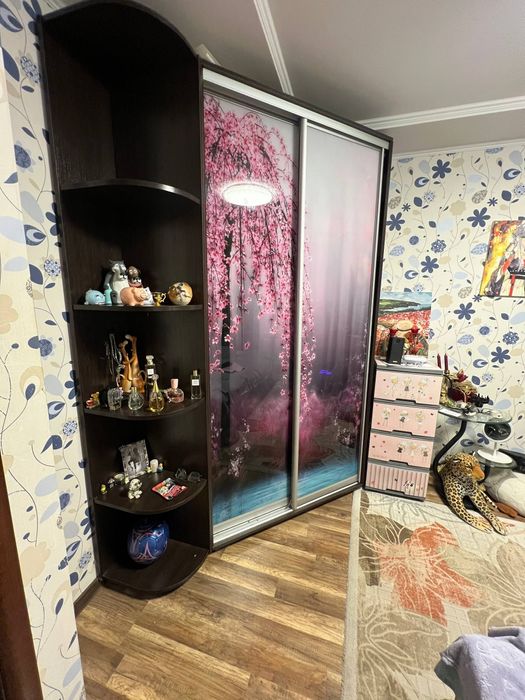 Продам кутову шафу купе