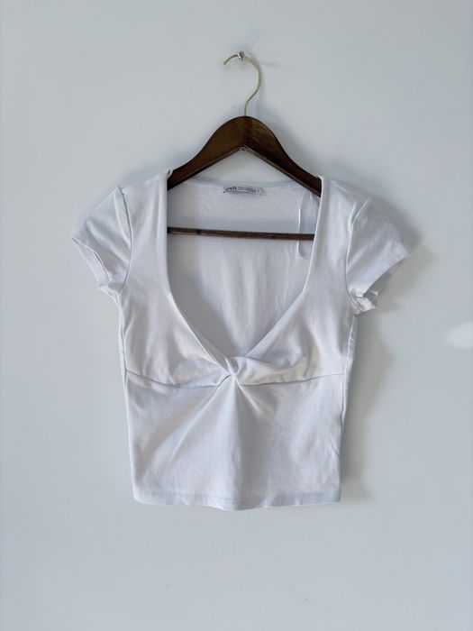 top z dekoltem zara