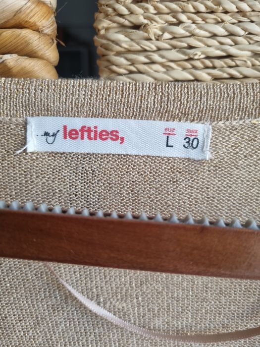 Casaco em malha marca Lefties