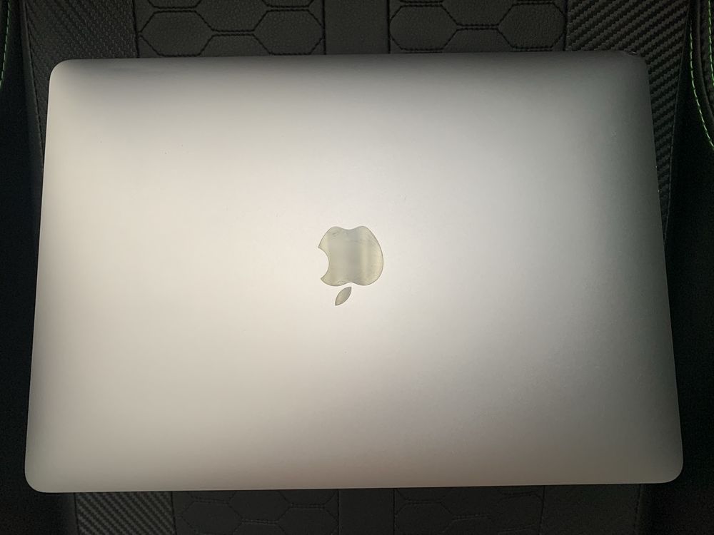 Apple macbook air 13.3 M1 space grey