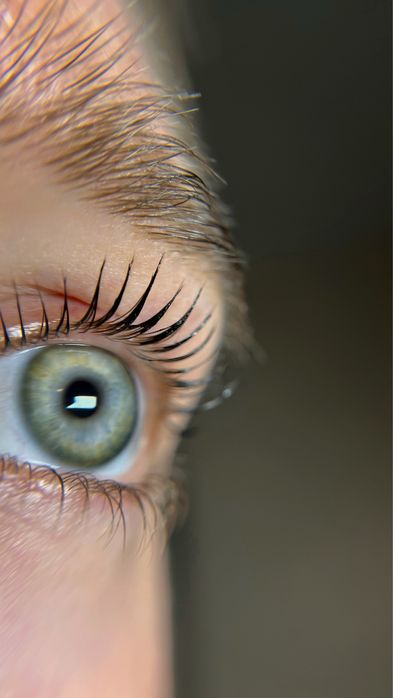 Фарбування ламінування корекція брів