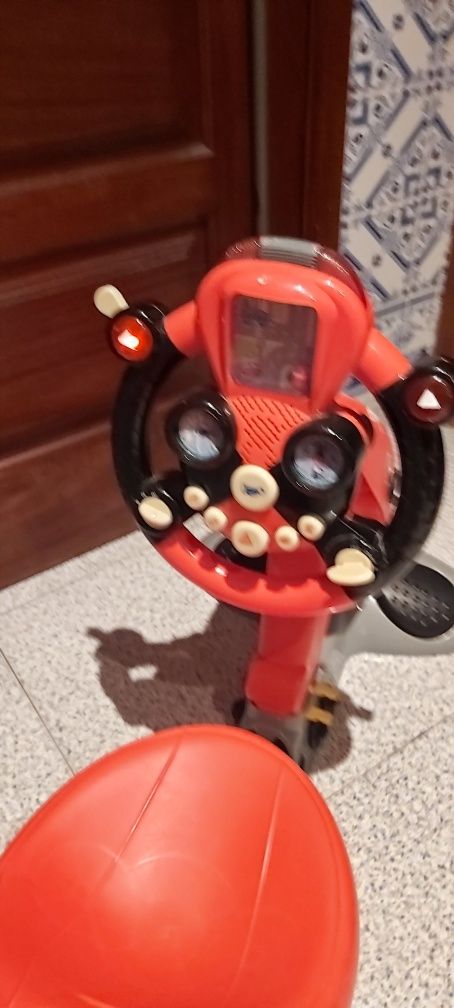 Brinquedo  tipo carro para criança  2anos aos 5.